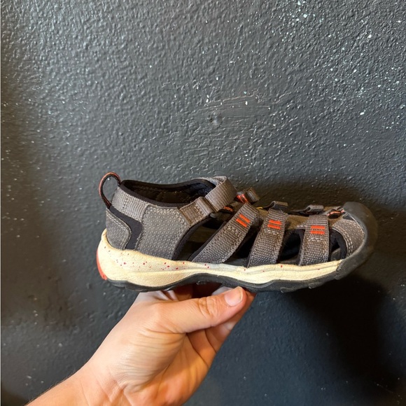 Kids Keen Gray and Black Outdoor Sandals with Orange Accents - Picture 6 of 8
